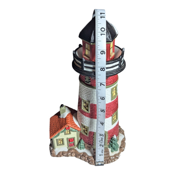 Santa's Workbench "Bayside Lighthouse" Lighted Christmas Village Great Condition - Picture 2 of 9